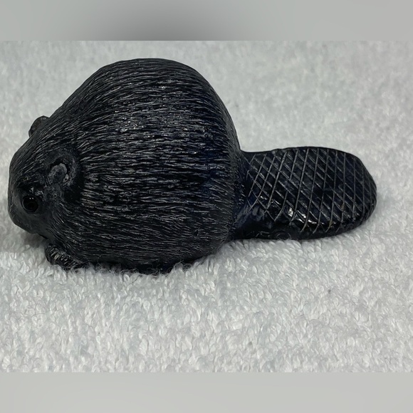 A Wolf Original Grey Handmade Beaver Soapstone Sculpture Made In Canada - Picture 5 of 10